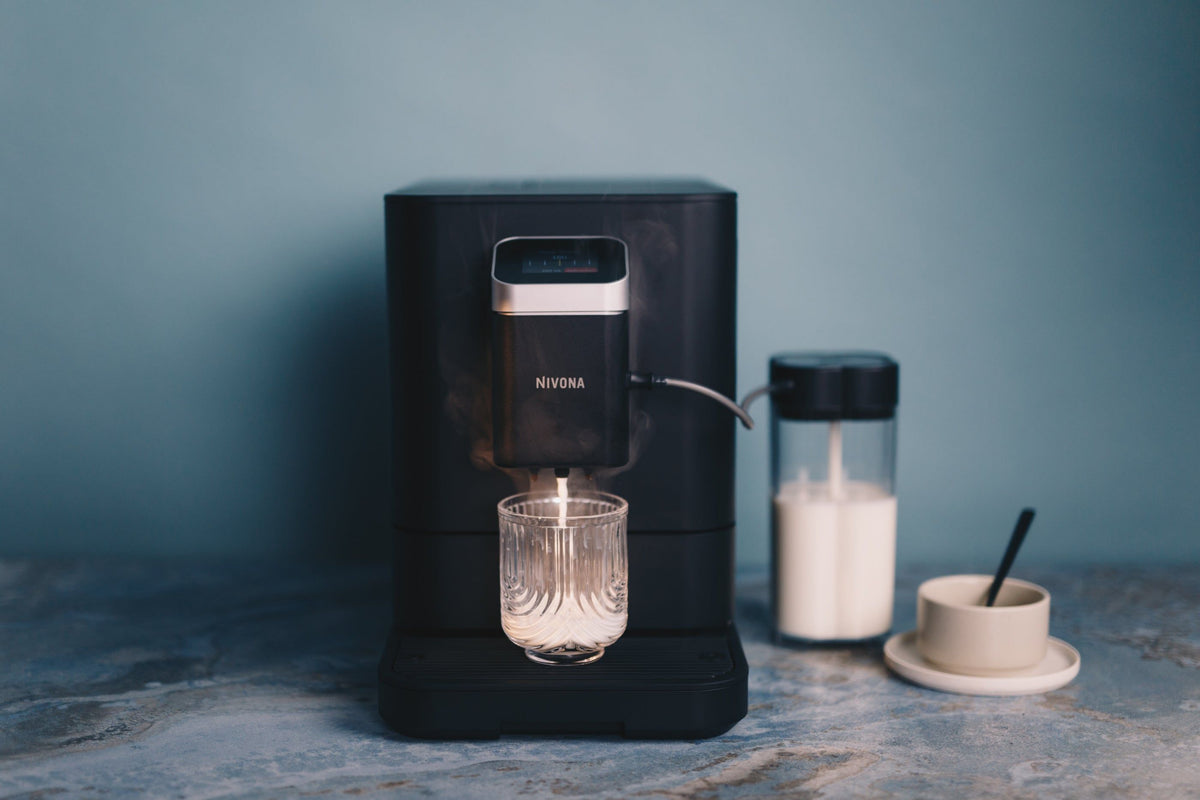 NIVONA Kaffeevollautomat NIVO 7'101 Schwarz, 1,8 L Wassertank, 250 g Bohnenbehälter, Bluetooth, Touchdisplay