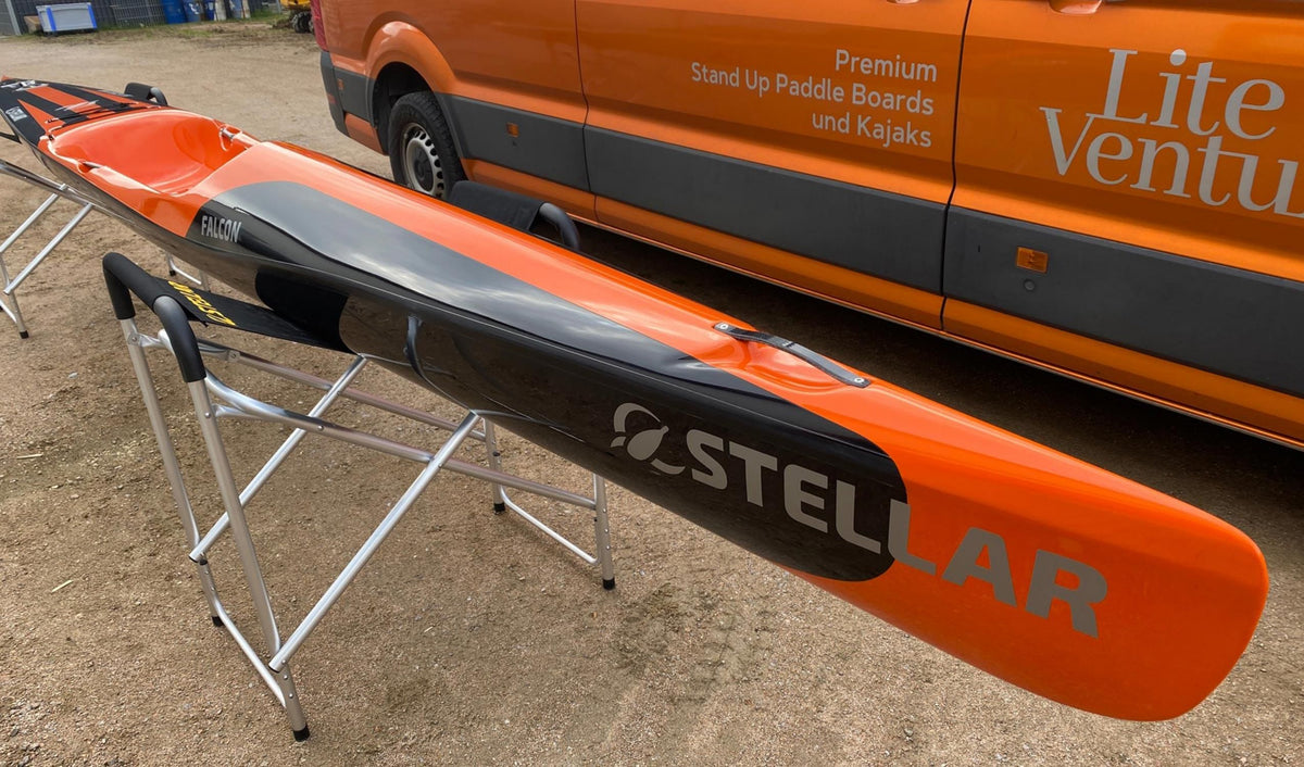 STELLAR Lightweight Kajak Falcon-Excel Layup-Schwarz/Orange Steuerflosse