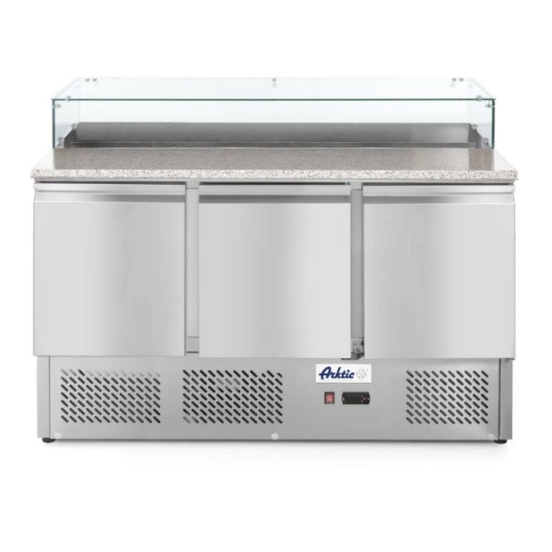 Pizzatisch, mit 3 Türen, 380 Liter, Umluftkühlung, Edelstahl, Abmessungen BxTxH : 1378 × 702 × 1155 mm