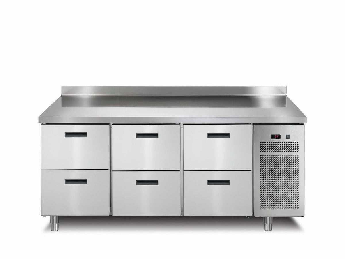 Kühltisch mit sechs Schubladen und 50-mm-Aufkantung, Umluftkühlung mit R290, −2 bis +7 °C